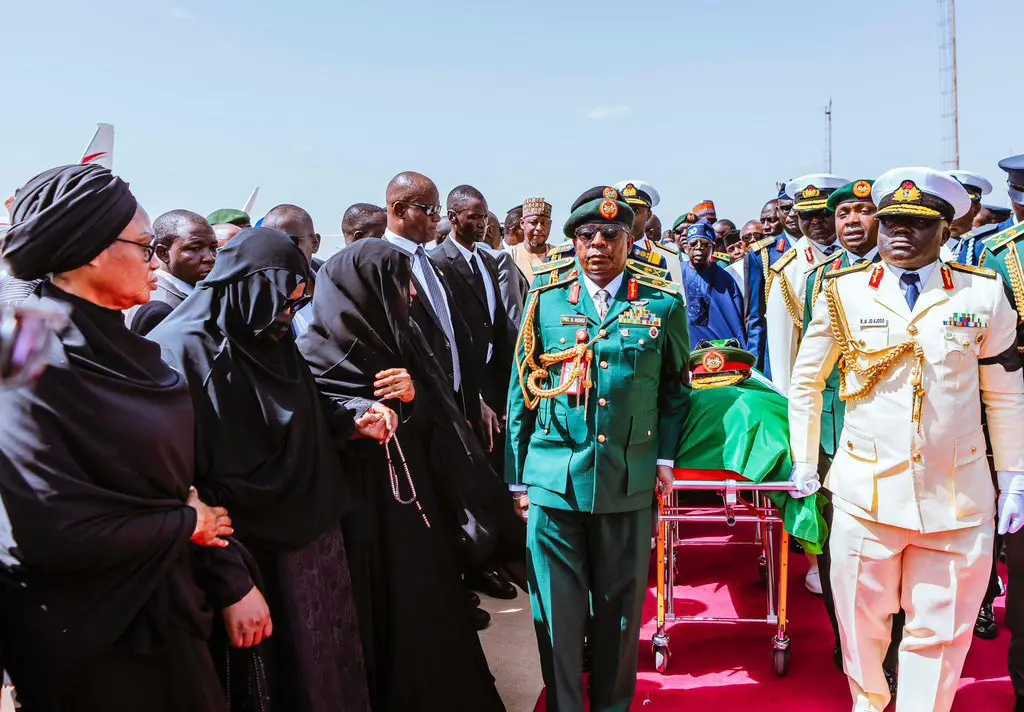 BUHARI’s REMAINS ARRIVE AT HIS DAURA RESIDENCE