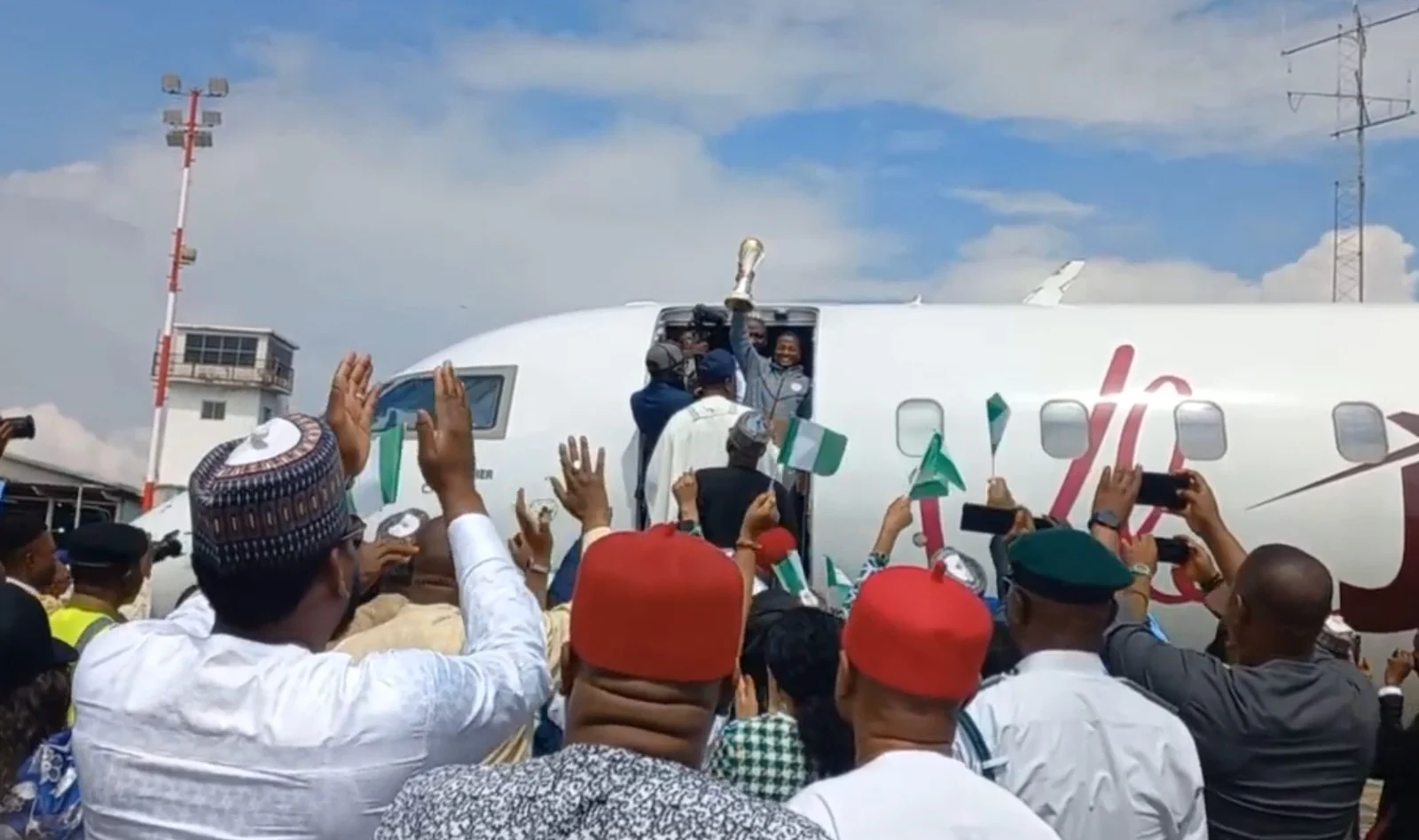 TEAM SUPER FALCONS ARRIVE NIGERIA WITH WAFCON TROPHY