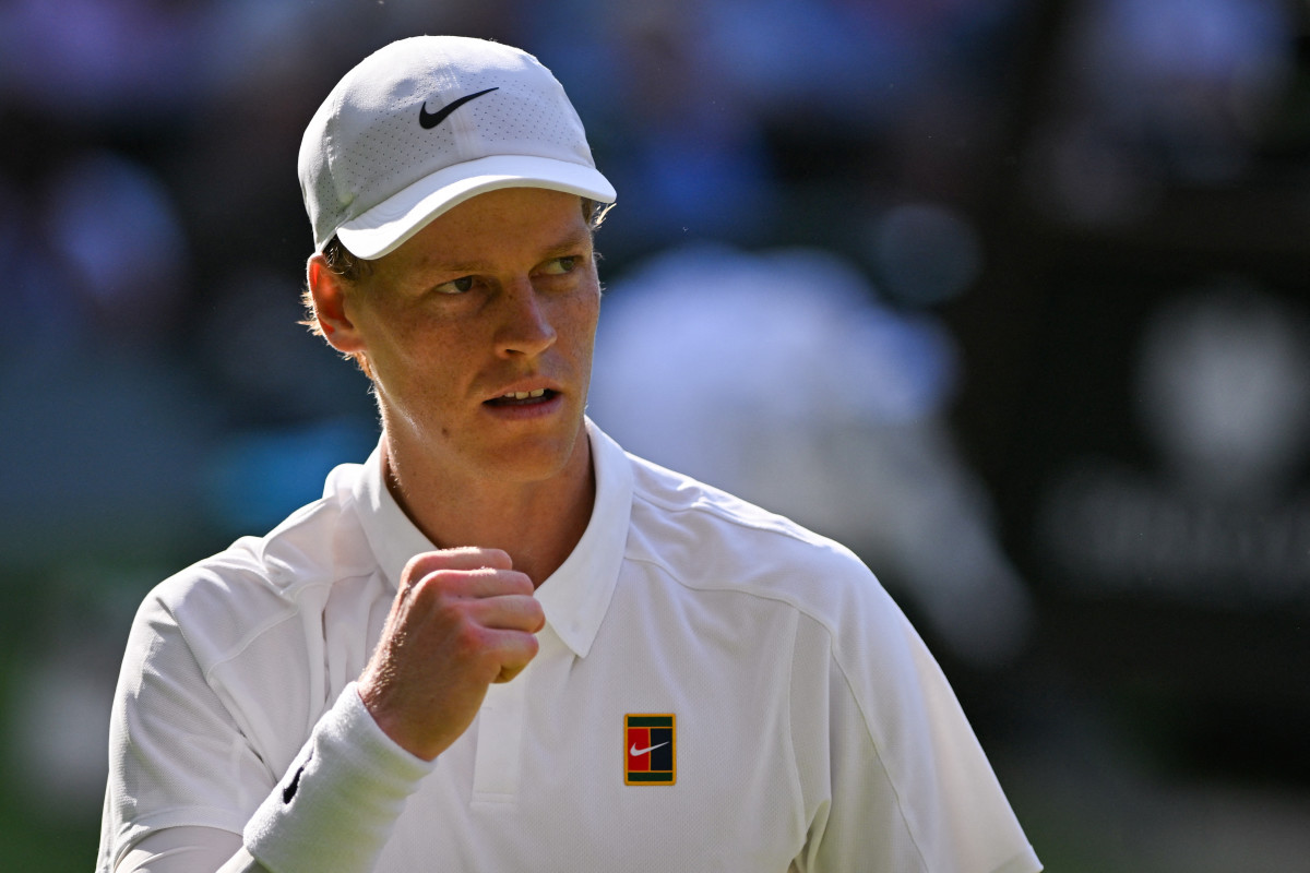 JANNIK SINNER DEFEATS TWO TIME DEFENDING CHAMPION CARLOS ALCARAZ IN FOUR SET GAME