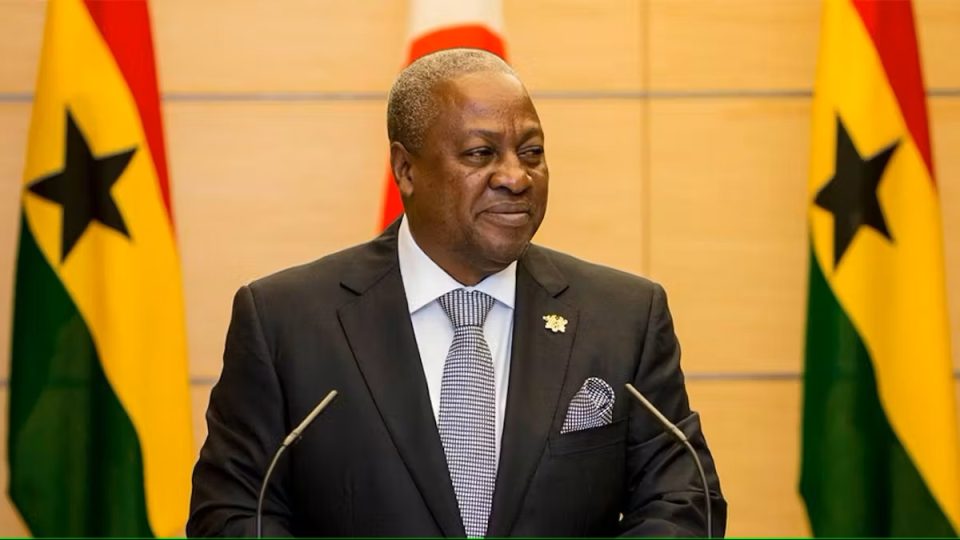 GHANA’s PRESIDENT MAHAMA PARDONS HUNDREDS OF PRISONERS