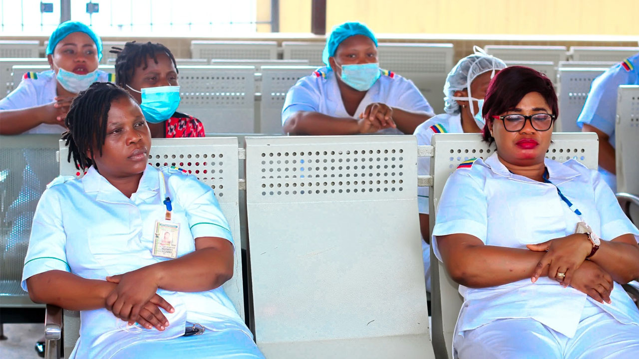FG BEGINS TALKS WITH STRIKING NURSES