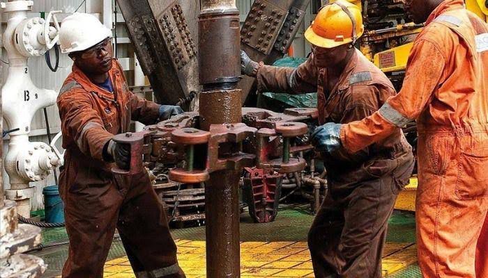 NIGERIA SET TO ACHIEVE 2.5Million barrel per day  OIL PRODUCTION TARGET