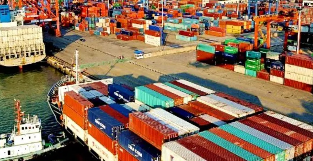 MARITIME PROFESSIONALS DECRY $500m. YEARLY SHIPBROKING REVENUE LOSS