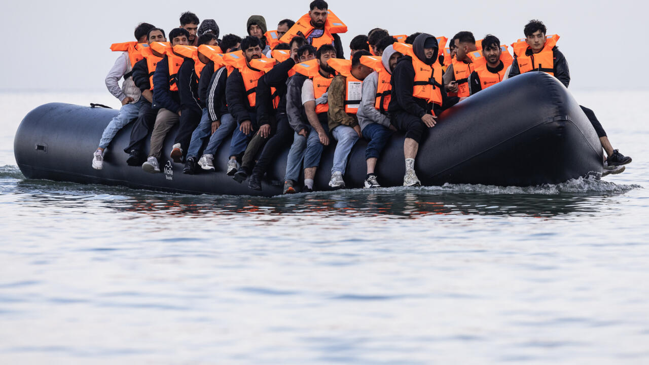 UK TO INTRODUCE DIGITAL ID SCHEME TO CURB ILLEGAL MIGRATION