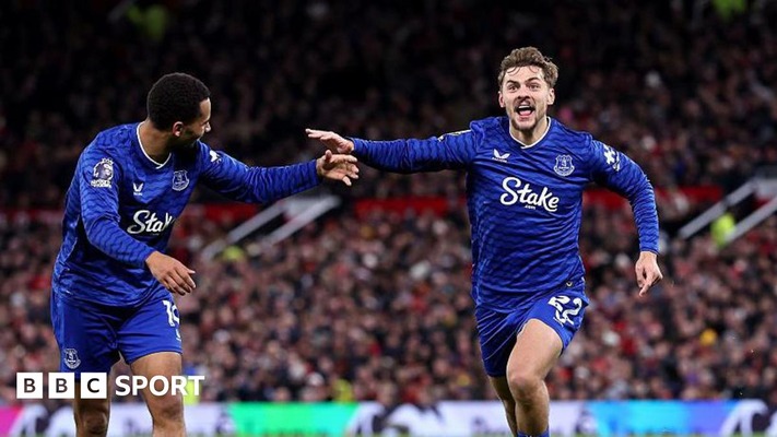 EVERTON STUNS MAN UNITED 1–0 AT OLD TRAFFORD WITH 10 MEN